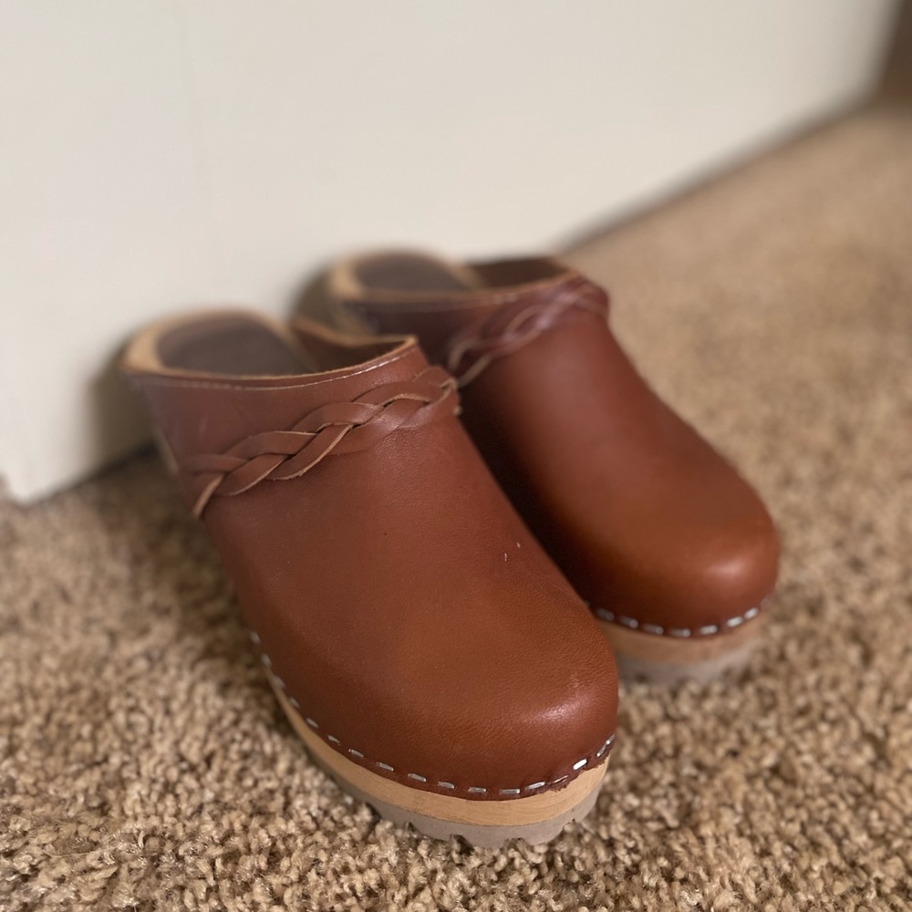 MIA braided Elsa clogs